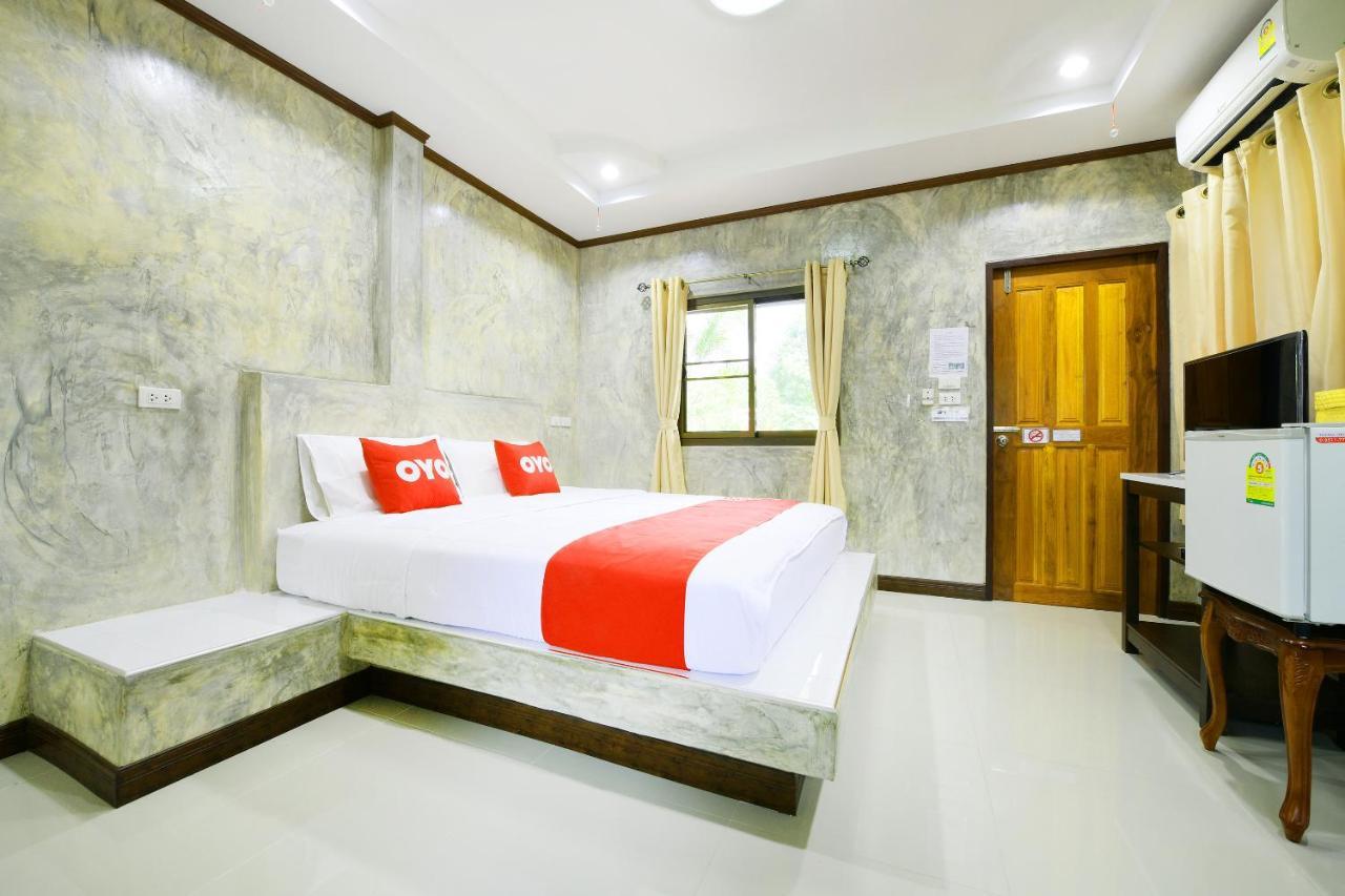 Oyo 536 Reuan Kanthima Ban Laem Chabang Exterior photo